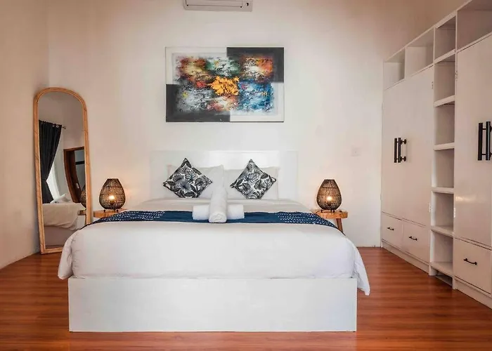 Cosy Private 3 Bedroom Vacation * Canggu